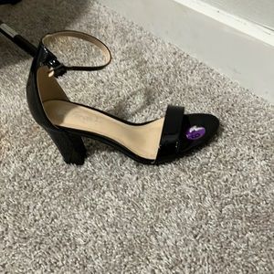 Small heel shoes